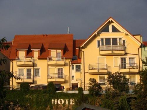 Hotel Am Schloss Диппольдисвальде Экстерьер фото